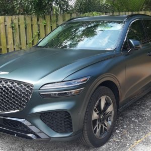 2022GenesisGV70001.jpg