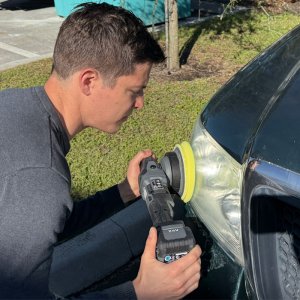 Rotary-Sanding-Headlights011.jpg