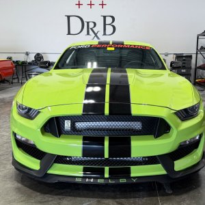 2020-Shelby-GT350-Grabber-Green002.jpg
