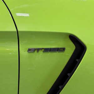 2020-Shelby-GT350-Grabber-Green003.jpg