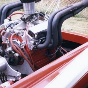 1976-Dick-Hagans-Schiada- Drag-Boat-427-Engine-With-Corvette-Alluminum-Heads.jpg