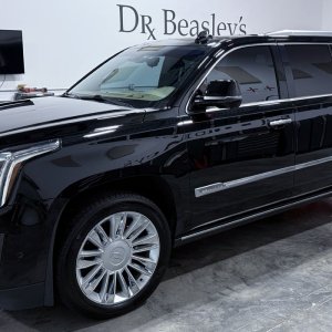2019-Escalade009.jpg
