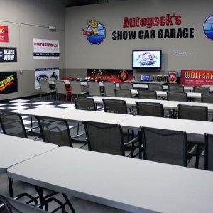 AutogeekStudioGarage003.jpg