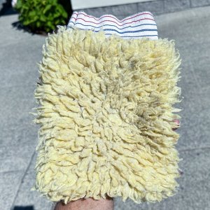 Gold-Fleece-Wash-Mitt004.jpg