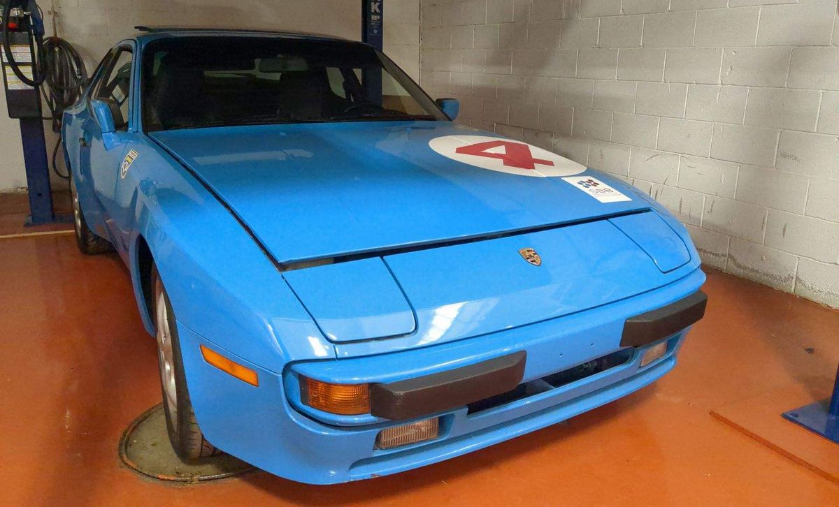 1944PorscheTrackCar001.jpg