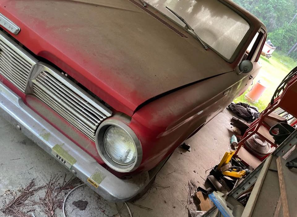 1965-Valiant-Barn-Find003.jpg