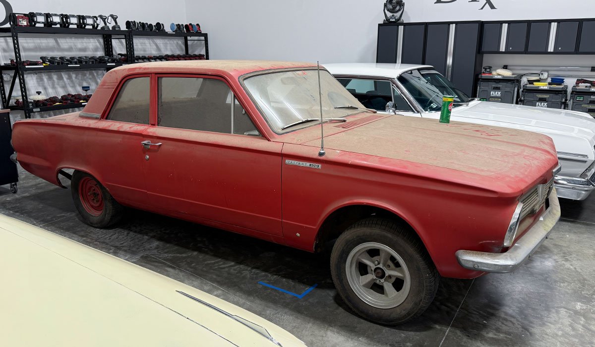 1965-Valiant-Barn-Find006.JPG