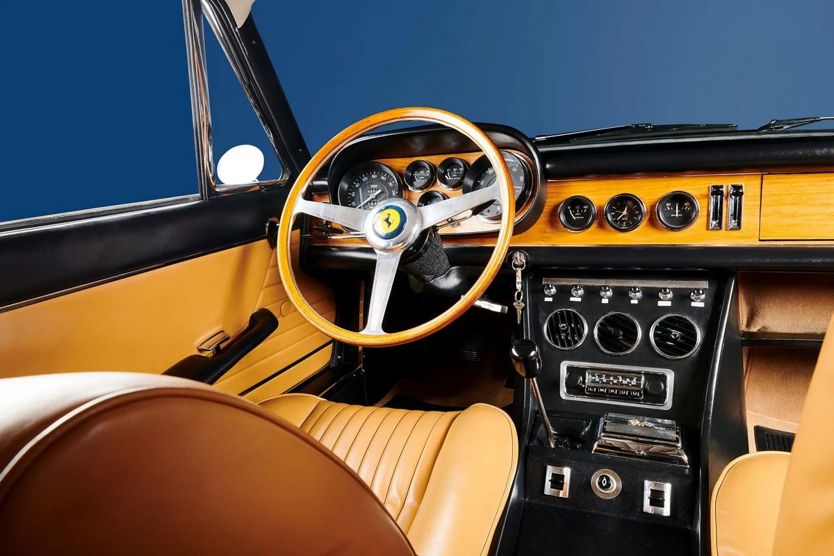 1967Ferrari330GTC005.jpg