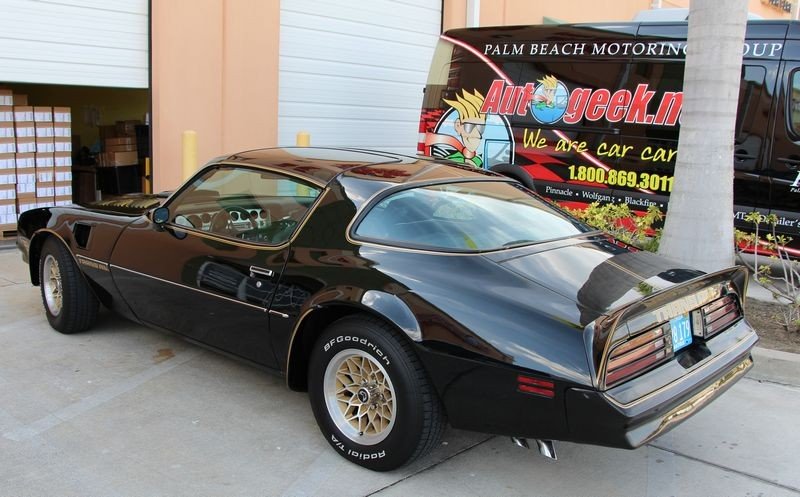 1978_Smokey_and_the_Bandit_Trans_Am_detailed_by_Mike_Phillips_001.jpg