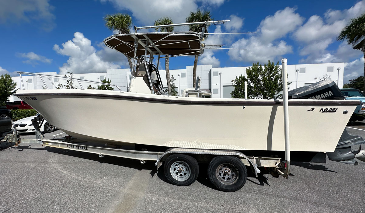 1990Mako26CC014.jpg