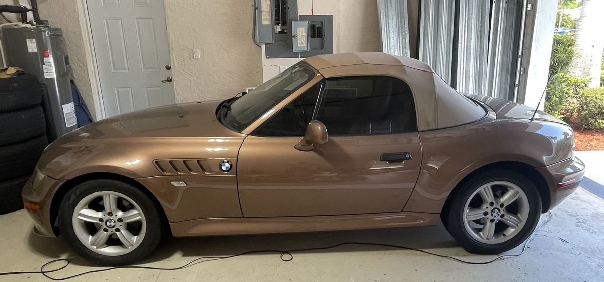 2000BMWZ3001.jpg