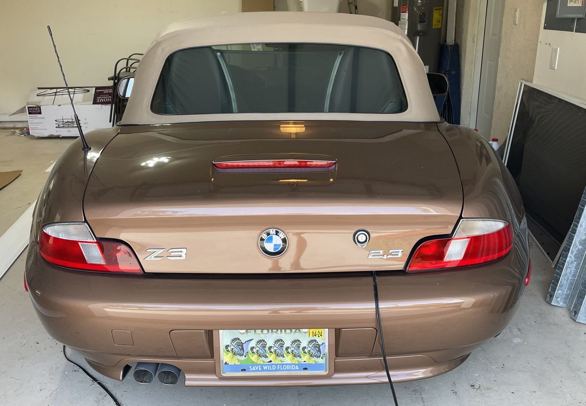2000BMWZ3002.jpg