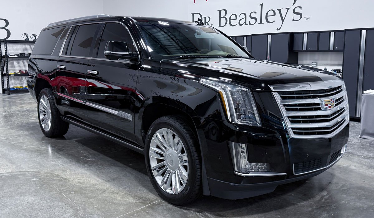 2019-Cadillac-Escalade001.jpg