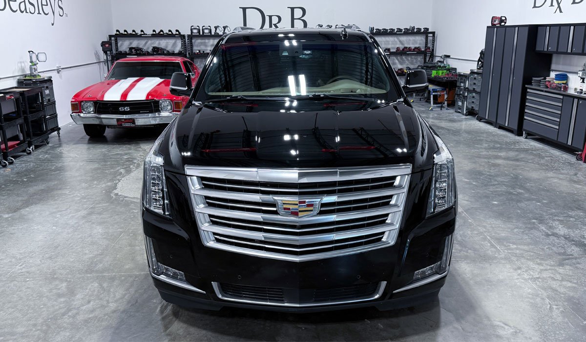 2019-Cadillac-Escalade002.jpg