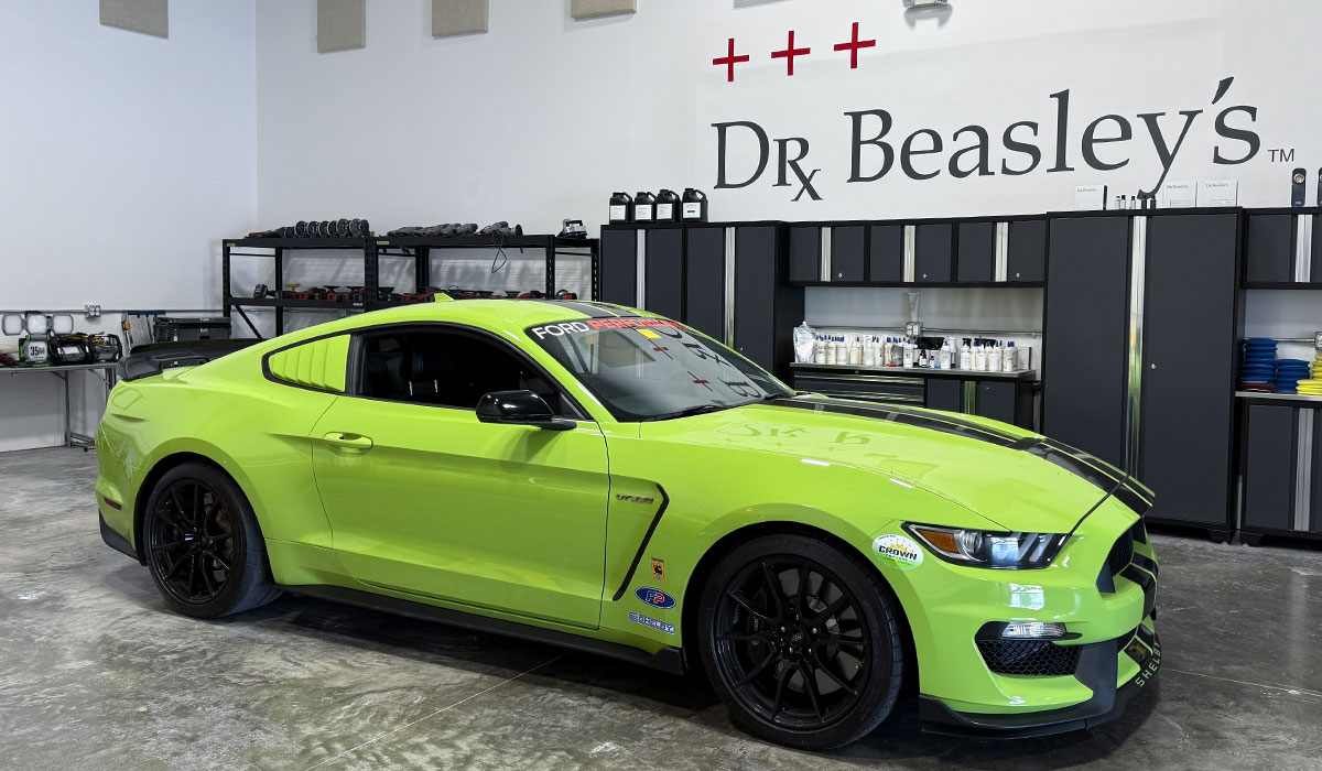 2020-Shelby-GT350-Grabber-Green001.jpg