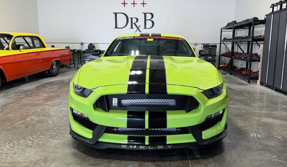 2020-Shelby-GT350-Grabber-Green002.jpg