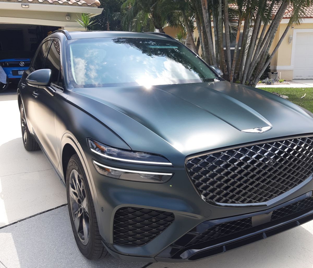 2022GenesisGV70002.jpg