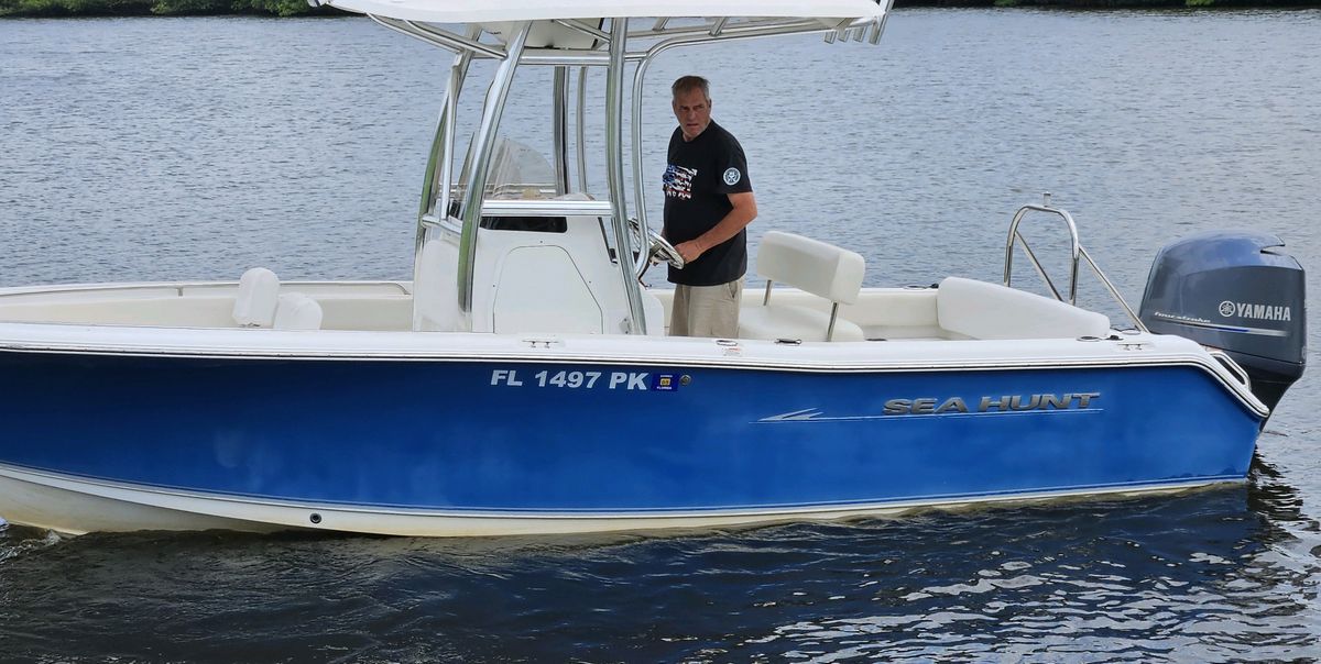 24SeaHuntBrian005.jpg