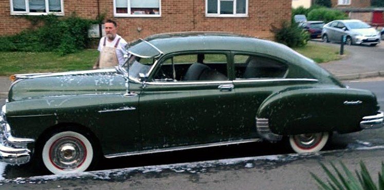 London-Class-1950-Pontiac-Silver-Streak.jpg