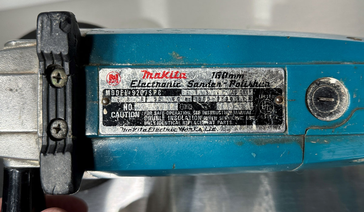 Makita-9207-SPC-Rotary-Polisher002.jpg