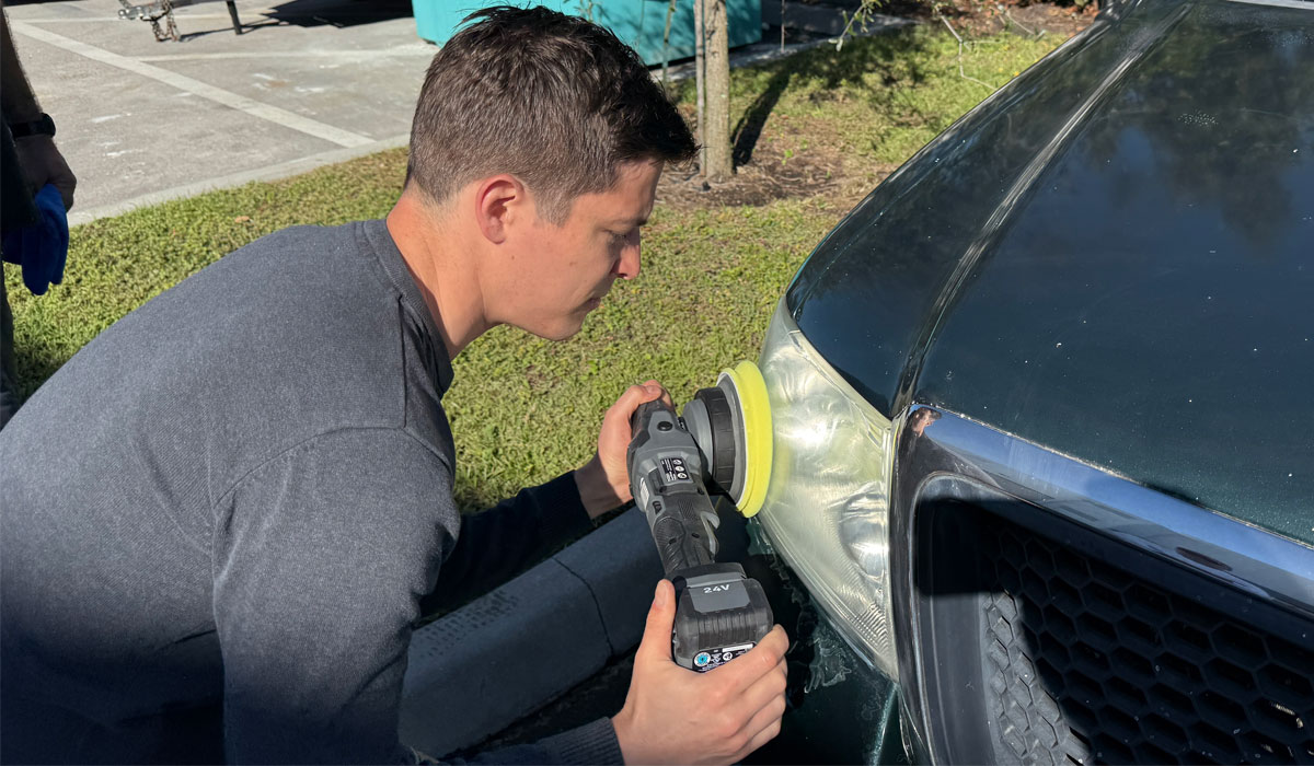 Rotary-Sanding-Headlights011.jpg