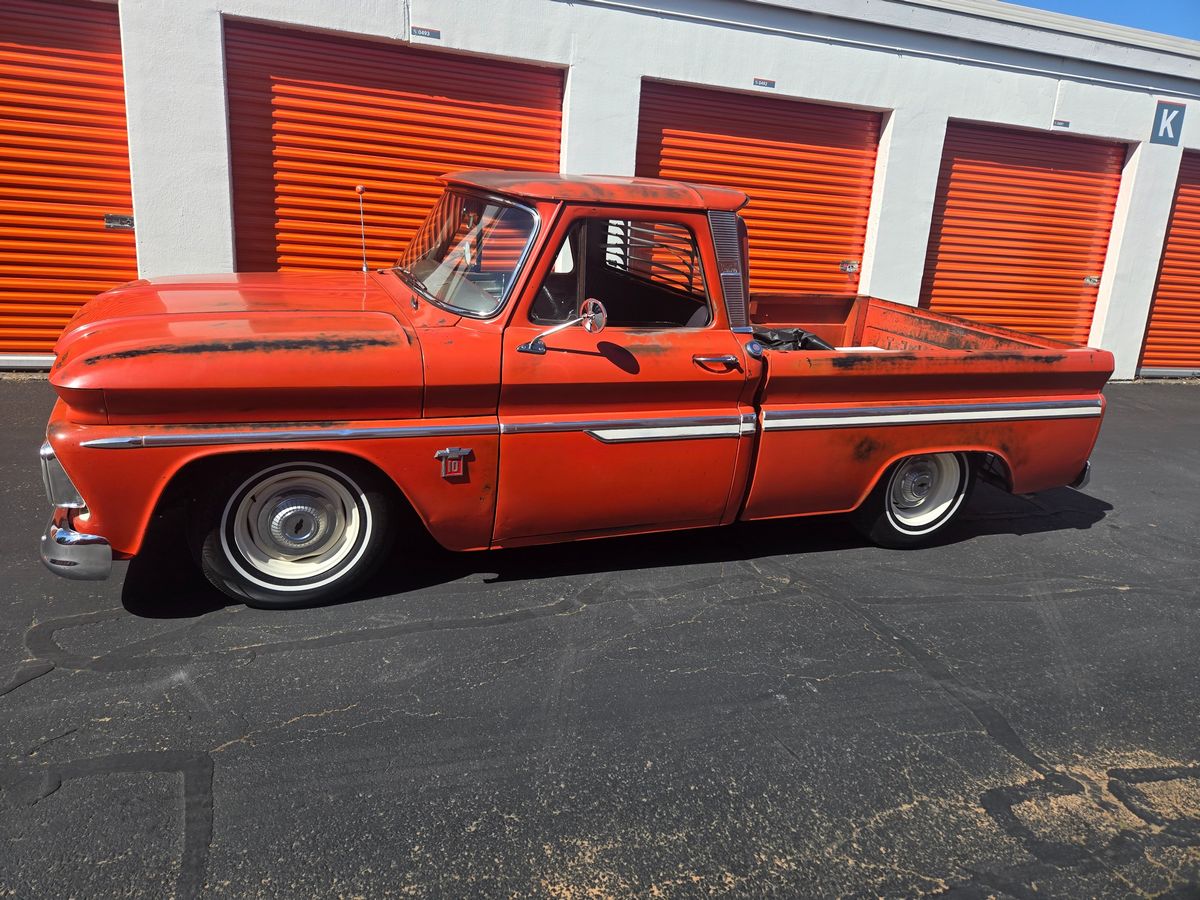 Truck001.jpg