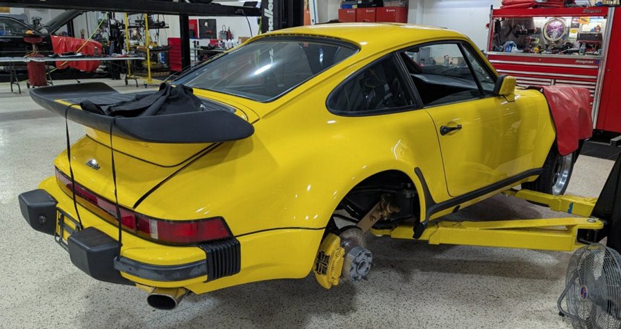 Yellow-Porsche.JPG